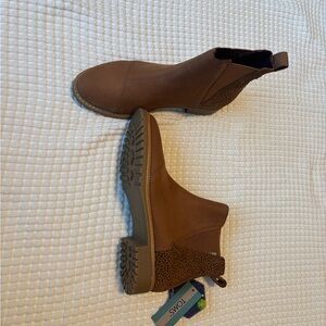 Toms Tan Ankle Booties